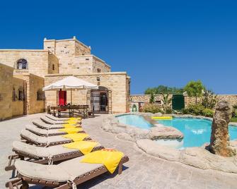 The Chateau - Żejtun - Pool