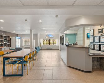 Garner Hotel Gonzales By IHG - Gonzales - Building