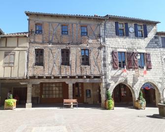 Renovated studio in medieval village - Castelnau-de-Montmiral - Edificio