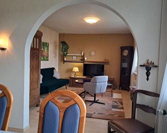 Haus mit Ausblick 3 Schlafzimmer - Zwickau - Living room