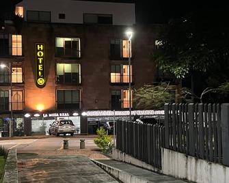 Hotel Suites Real CÓrdoba - Córdoba - Gebäude