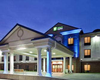 Holiday Inn Express & Suites Mcpherson - McPherson - Building