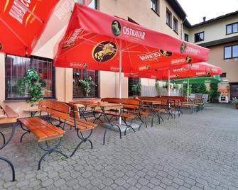Hotel Isora - Ostrawa - Patio