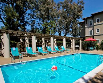 TownePlace Suites by Marriott San Jose Cupertino - סן חוזה - בריכה