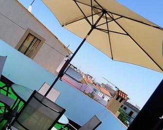 Hostal Casa Blanca - Seville - Balcony