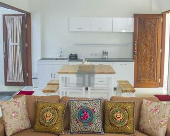 3 bedrooms villa for rent - Mataram