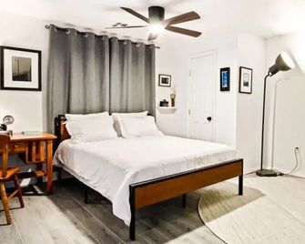 Rustic Gem 5min-asian District Full Kitchen - Oklahoma City - Bedroom