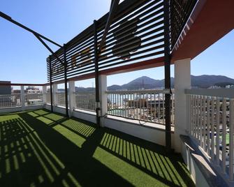 Dorcas Tourist Hostel - Tongyeong - Balcón