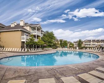 Leave your worries at the door! - Windsor - Piscine
