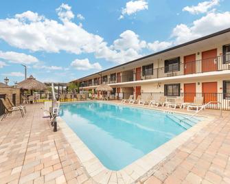 Quality Inn Florida City-Gateway to the Keys - Florida City - Pool