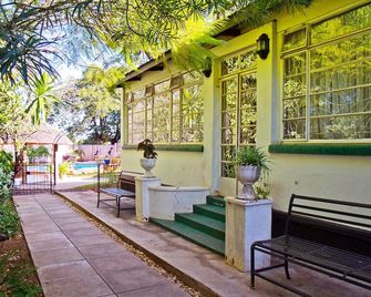 Mose Street Apartments - Livingstone - Patio