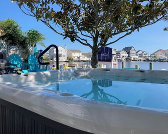 Waterfront Island's Only Spring-Fed Lagoon XL 2ndfl Skyvilla No Sharing Jacuzzi - Seaside Heights - Pool