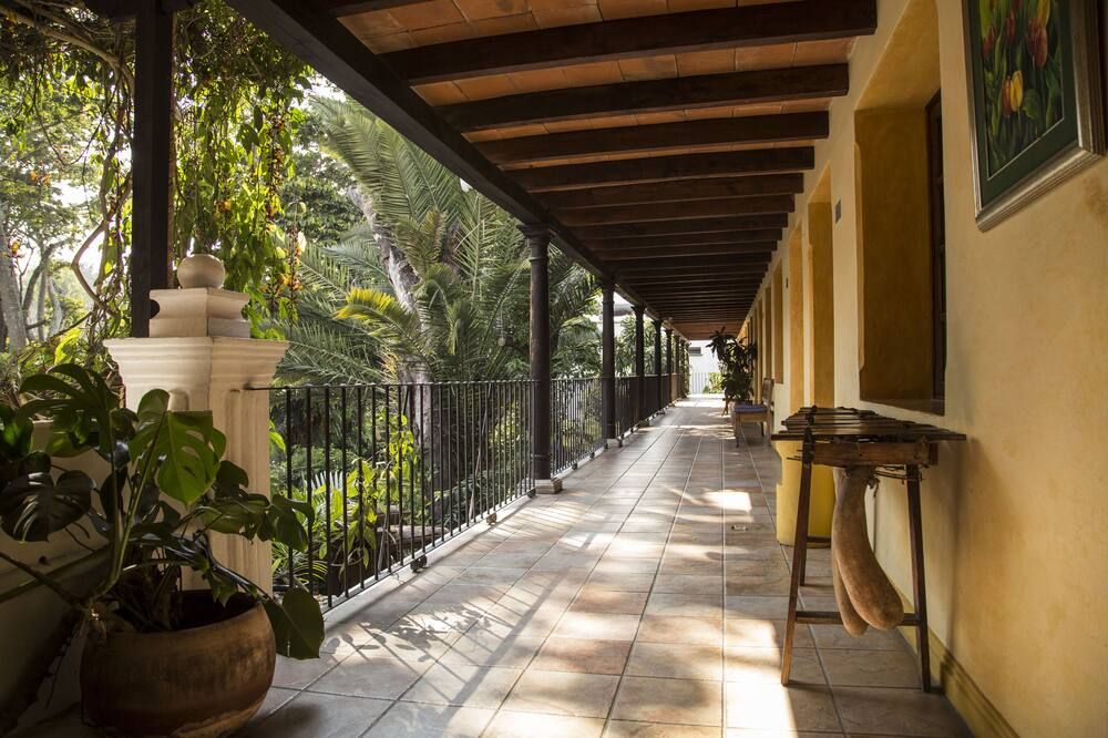 Hotel Las Farolas - אנטיגואה גוואטמלה - מרפסת