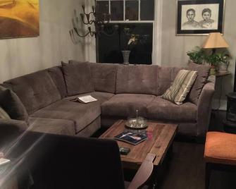 Uniquely Styled House in the Heart of the City - Washington, D.C. - Living room