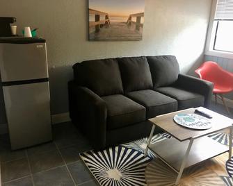 Seagrass Inn - Old Orchard Beach - Living room