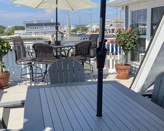 1000 Dollars Off for 2 week booking 6/27 to 7/11!! OR 500 OFF either week - Ship Bottom - Balcón