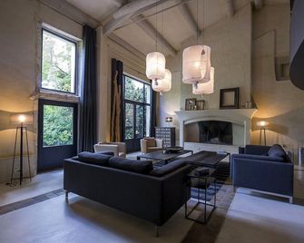 Magnificent Farmhouse For 14 People With Private Pool Near Alpilles - Châteaurenard - Huiskamer