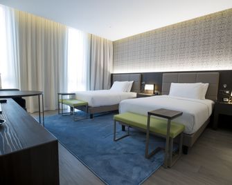 Doubletree by Hilton Pointe-Noire - Pointe Noire - Bedroom