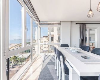 Seaview Luxury Suite by PS - Kavajë - Comedor