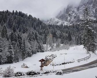 Hotel Chalet Giasenei - Sagron Mis - Venkovní prostory