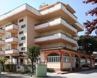 B&b Hotel Fattoriamare - Alba Adriatica - Budova