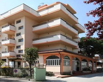 B&b Hotel Fattoriamare - Alba Adriatica - Gebäude