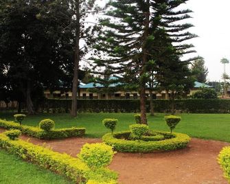 Dereva Hotel Rwamagana Ltd - Muhazi - Outdoors view