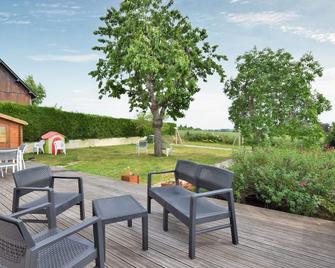 Lovely home in Marcey-les-Grèves with kitchen - Marcey-les-Grèves - Patio