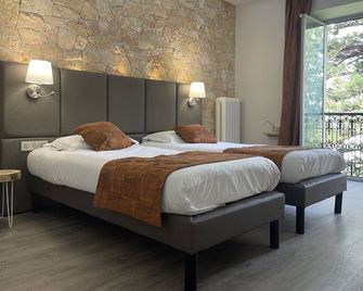 Hotel Busby - ניס - חדר שינה