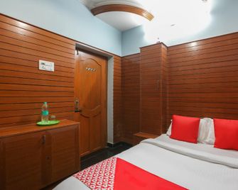 OYO 46969 Senthil Palace - Kāraikāl - Bedroom