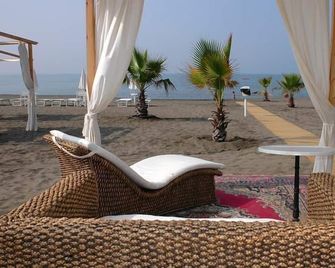 Domizia Palace Hotel - Baia Domizia - Патіо