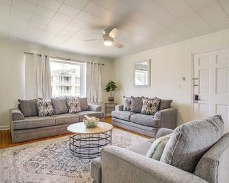 Cambridge Apt in Walkable Neighborhood - Cambridge - Living room