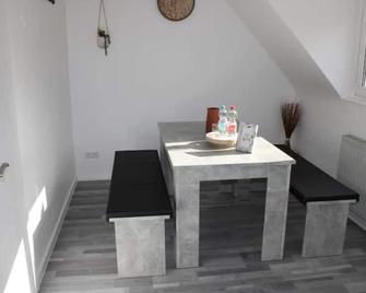 Wohlfühl & Schickes Apartment - Heilbronn - Restaurant
