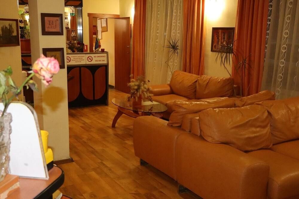 باليترا فاميلي هوتل - فارنا - غرفة معيشة