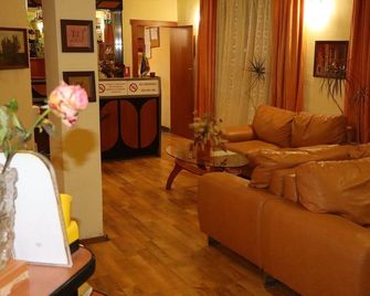 Palitra Family Hotel - Warna - Wohnzimmer
