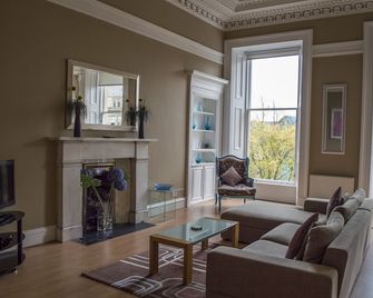 Dreamhouse Apartments Glasgow West End - Glasgow - Living room