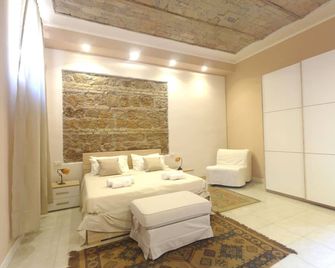 Historical Center of Rome between Colisseum and Termini station WiFi,A/C,Netflix - Rome - Bedroom