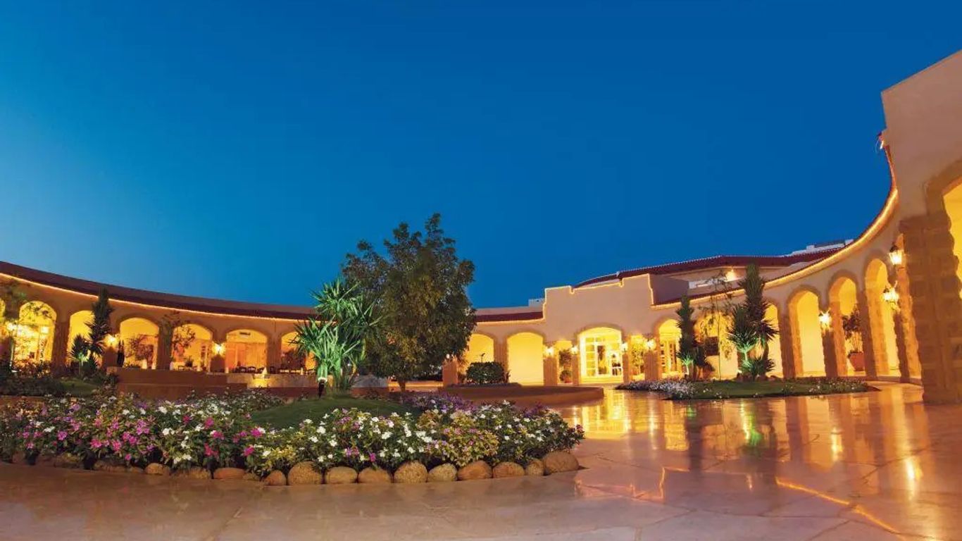 Coral Beach Resort Tiran