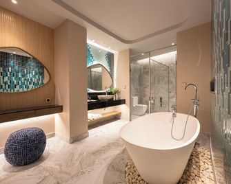 Metadee Concept Hotel - קארון