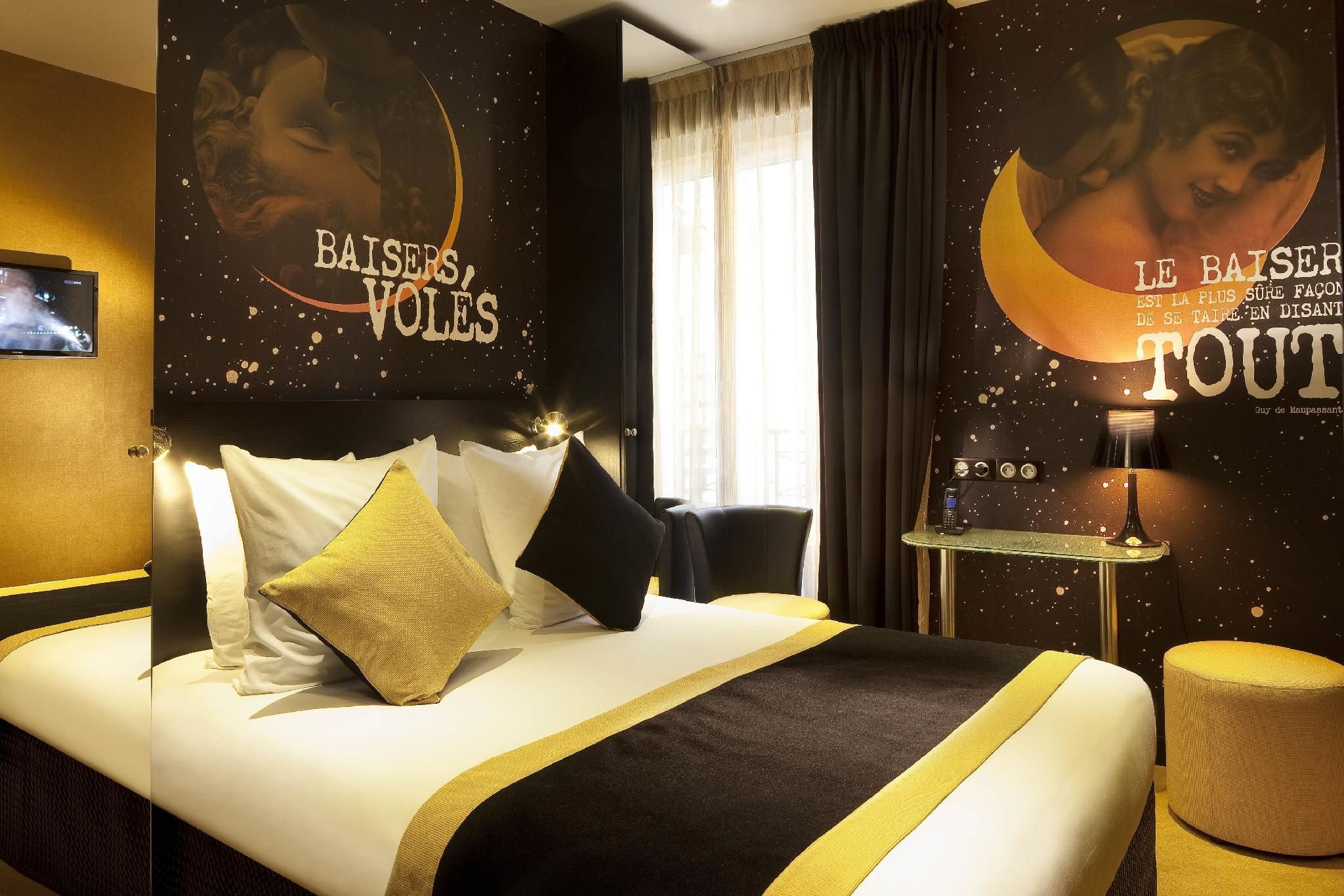 هوتل مونمارتر مون أمور