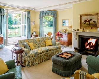 Rectory Manor Hotel - Sudbury - Living room