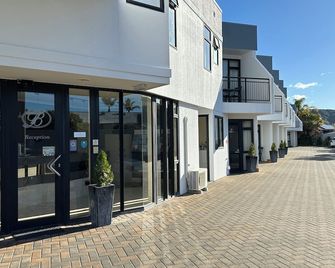 بالينا موتل - نابير - مبنى