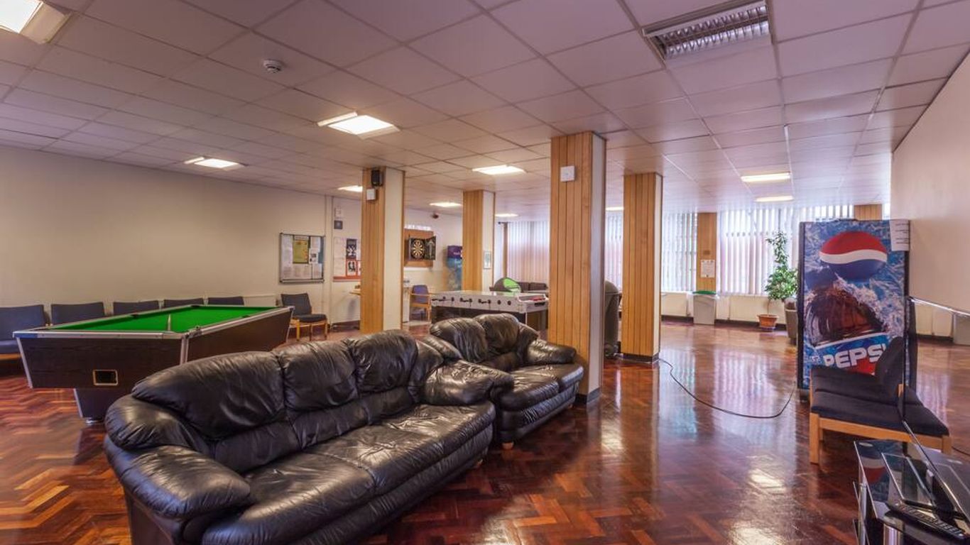 Lse Carr-Saunders Hall