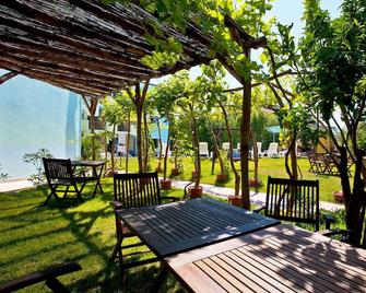 Hotel Ariadimari - Valledoria - Patio