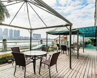 Haijing Yicheng Hotel - Жанджіан - Патіо