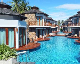 Yotaka Khanom - Khanom