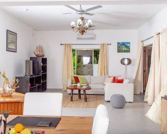 Riverside Mount Simpson - Seychelles Island - Victoria - Living room