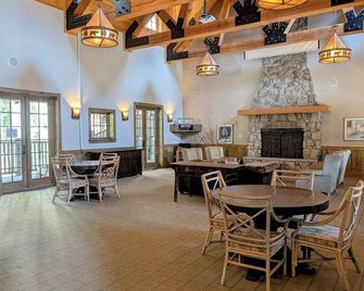 Chalet 77 at the Official Collins Lake Resort - Government Camp - Restaurant