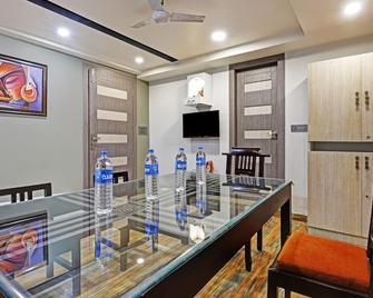 Itsy Hotels Ransu Residency - Guwahati - Restaurante