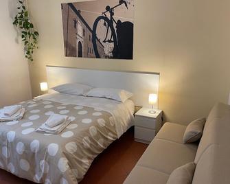 Downtown - Camere in Centro - Ferrara - Bedroom